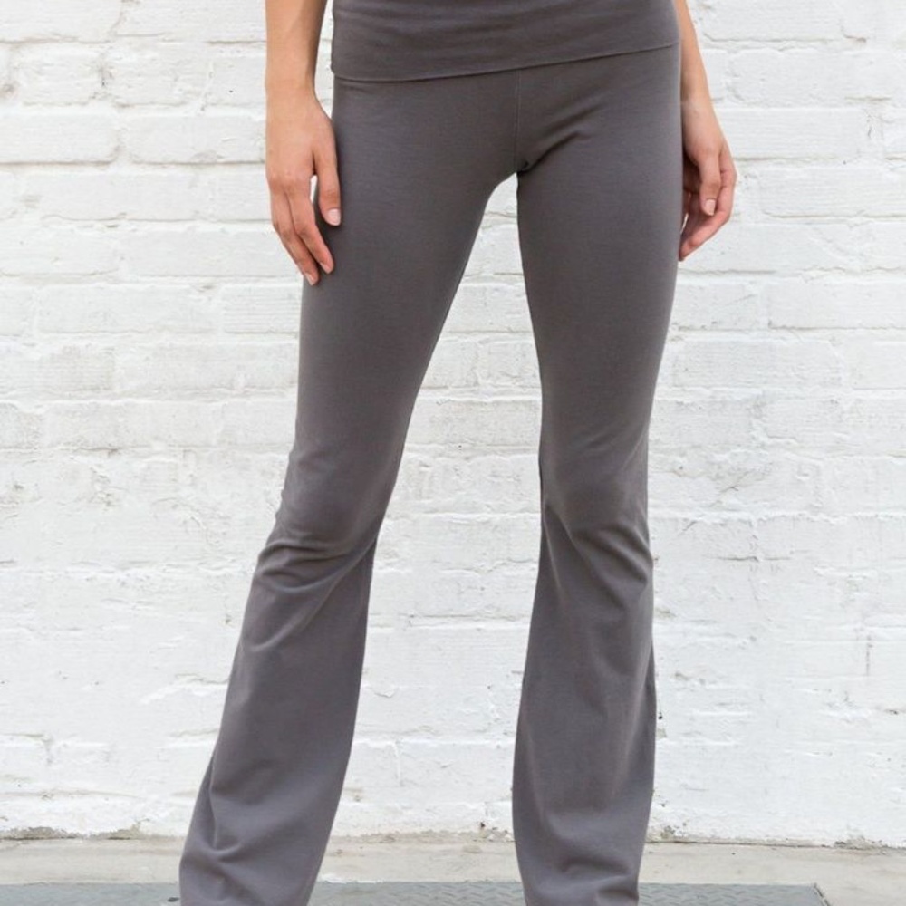🩶Brandy Melville Dark Gray Flare Leggings🩶